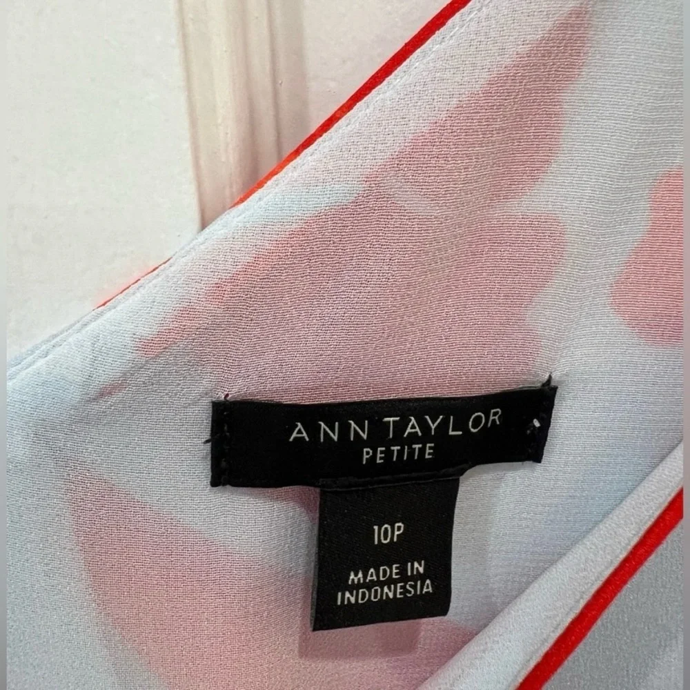 Ann Taylor Women's Tulip Floral Belted Maxi Dress Size 10P - Picture 8 of 9